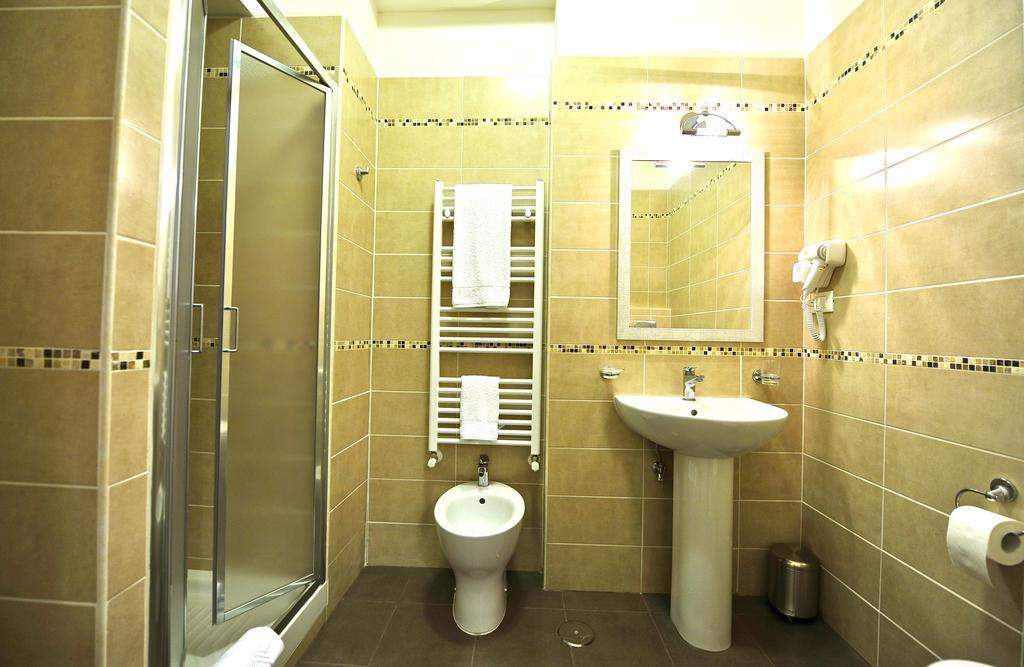 Rim Rooms Rom